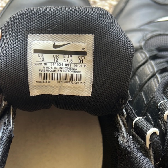 Nike Shox Men's Black Sneakers - Picture 8 of 8